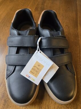 Geox Respira Kids Sneakers EU 38 Black Leather Velcro Comfort Shoes NWT Fits Wom